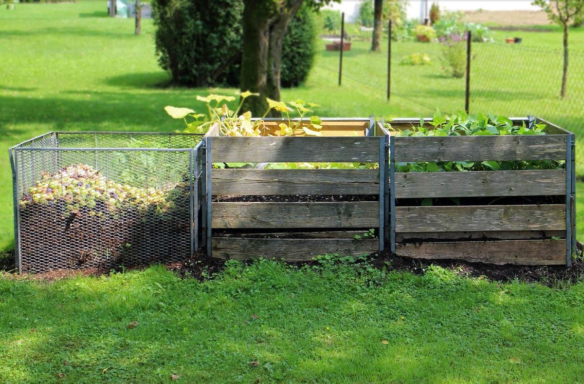 SproutGardens's tweet photo. Curious about compost? It’s easier than you’d think to get your own compost pile started. #compost https://t.co/3j7U3vOiTW https://t.co/Umjk6DTCWK