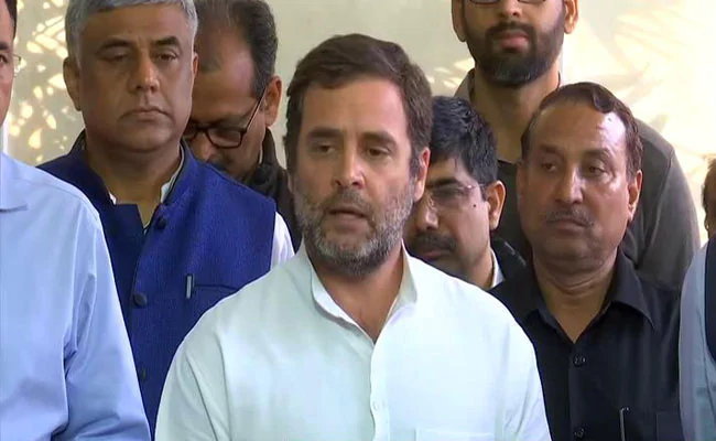 ndtv's tweet photo. Rahul Gandhi to discuss economy with Raghuram Rajan, experts today https://t.co/1F4DnffczZ https://t.co/4sykZ7mwDM