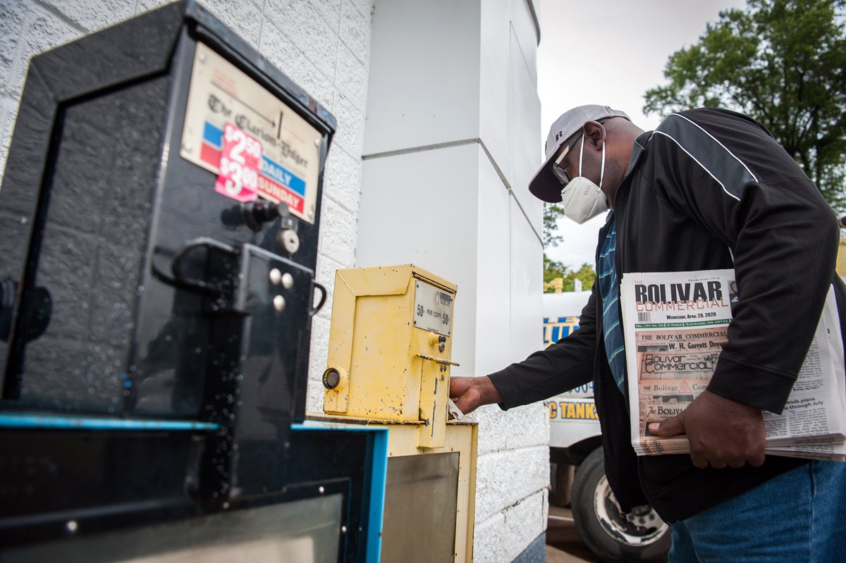 rorydoylephoto's tweet photo. Sad day for our small-town newspaper, finally shutting its doors after a few years of financial losses. Today, Sylvester Franklin prepared a delivery of the last issue of the Bolivar Commercial in Cleveland, Mississippi. The paper served the community for 104 years. #journalism https://t.co/GDInvNpJyn