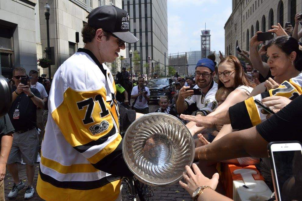 mochajunkey's tweet photo. @PredsNHL 🖤💛 https://t.co/utPb1ST61u