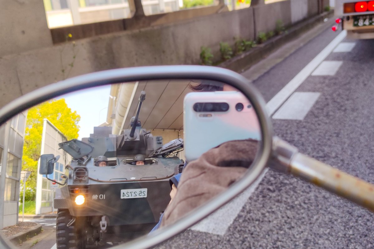 後ろにめっちゃ威圧感のある車がいた Togetter 後ろにめっちゃ威圧感のある車がいた Togetter