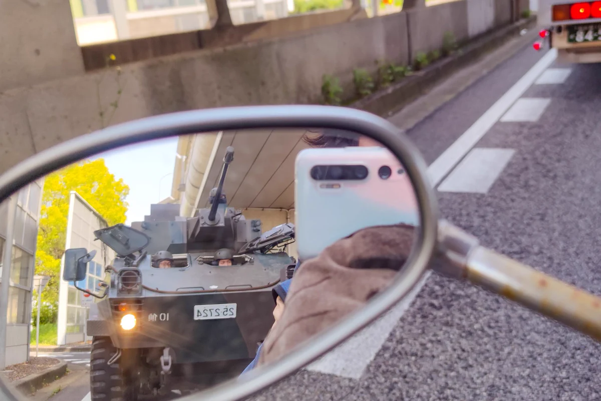 威圧感が半端ない？自動車のサイドミラーに映ったものwww