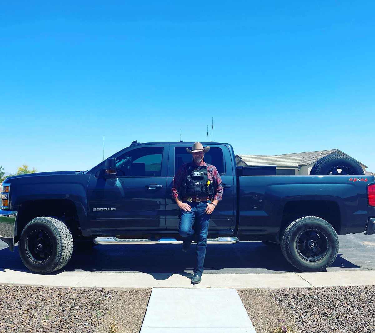 sherifflamb1's tweet photo. Out here TCB’ing (Taking Care of Business) on a toasty Arizona Hump Day! Have a great day everybody! .
.
#arizona #happyhumpday #tcb #tcbing #sherifflamb #myworkride #livepd #livepdwanted #60daysin https://t.co/qmtGhVVZAL
