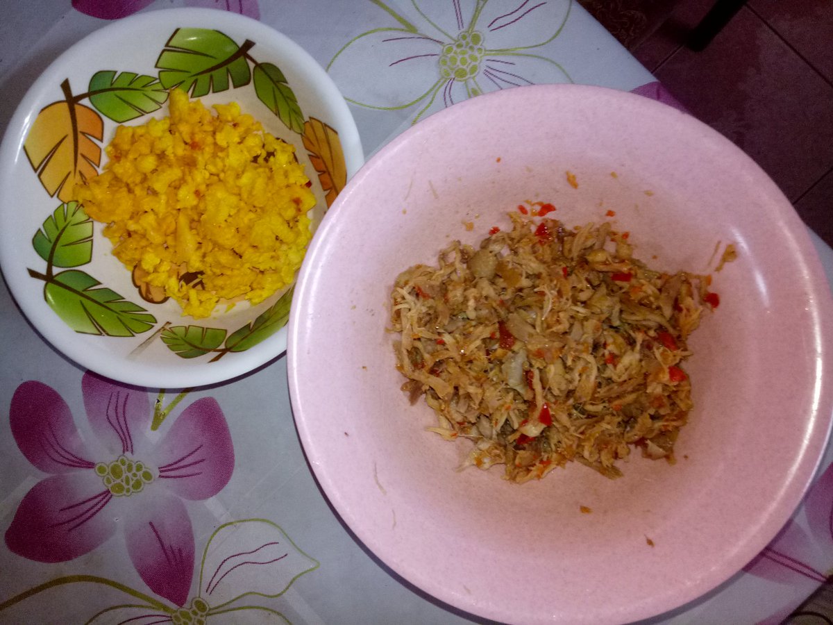 marissaputrij's tweet image. karena akhir bulan, dan daripada beli tiap hari, mencoba produktif sesekali dgn membuat lumpia + isiannya sendiri☺

#tipshemat