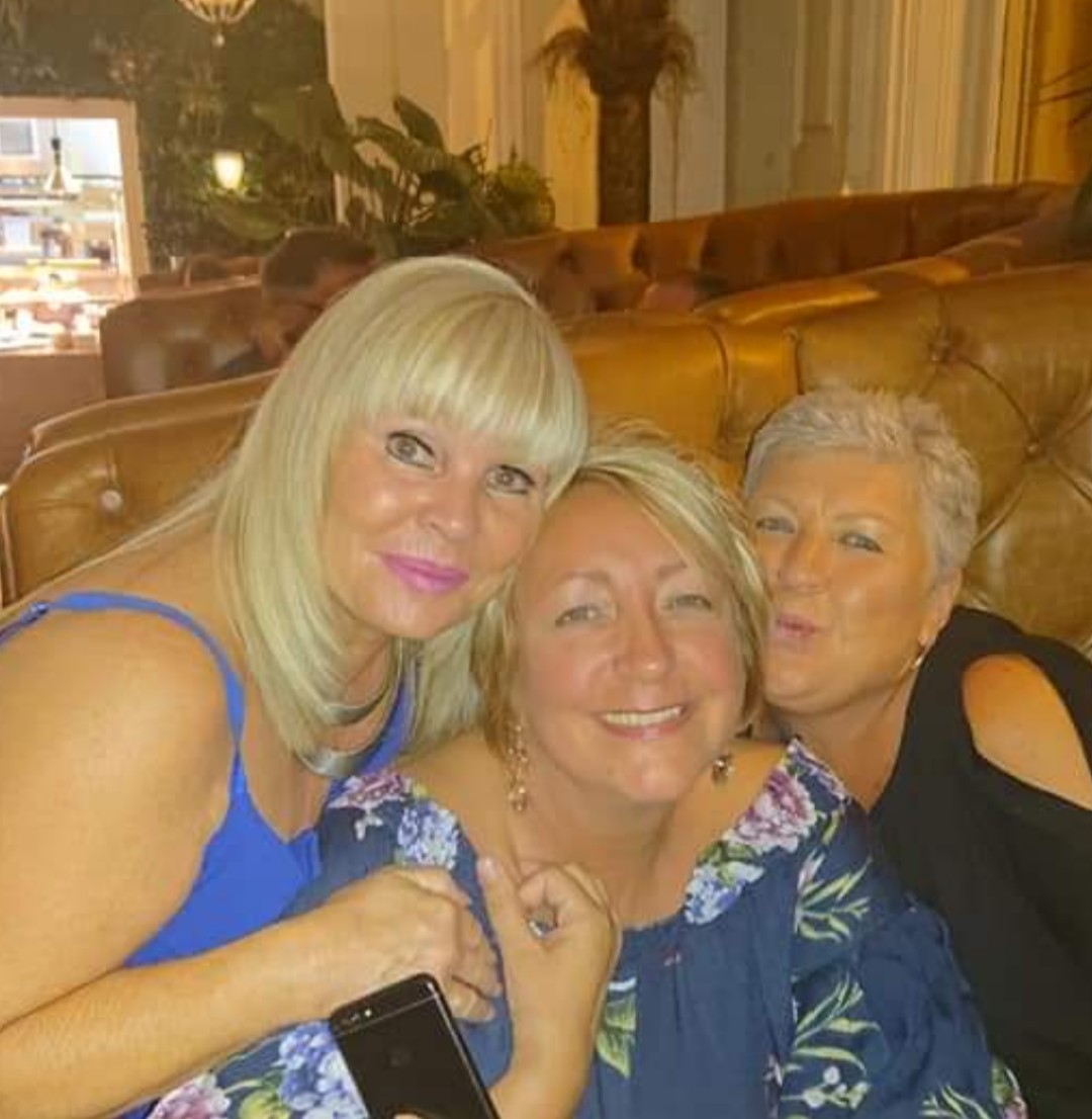 MYHTDementia's tweet photo. Happy birthday to our lovely friend jayne ❤️🎂❤️ https://t.co/mdH8KhGtkn
