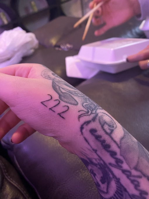 My first stick and poke tattoo 222 https://t.co/F5zlFi4DhQ