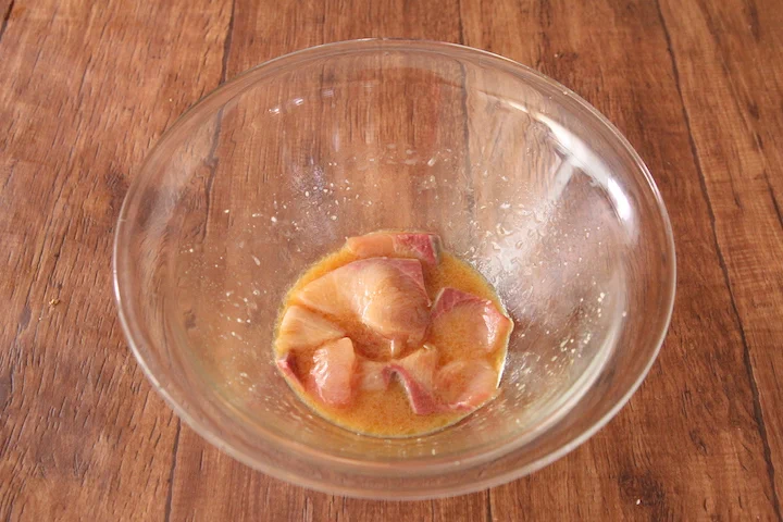 ご飯が進みすぎる！？手早く作れる「ブリの旨塩だれ漬け」の作り方！