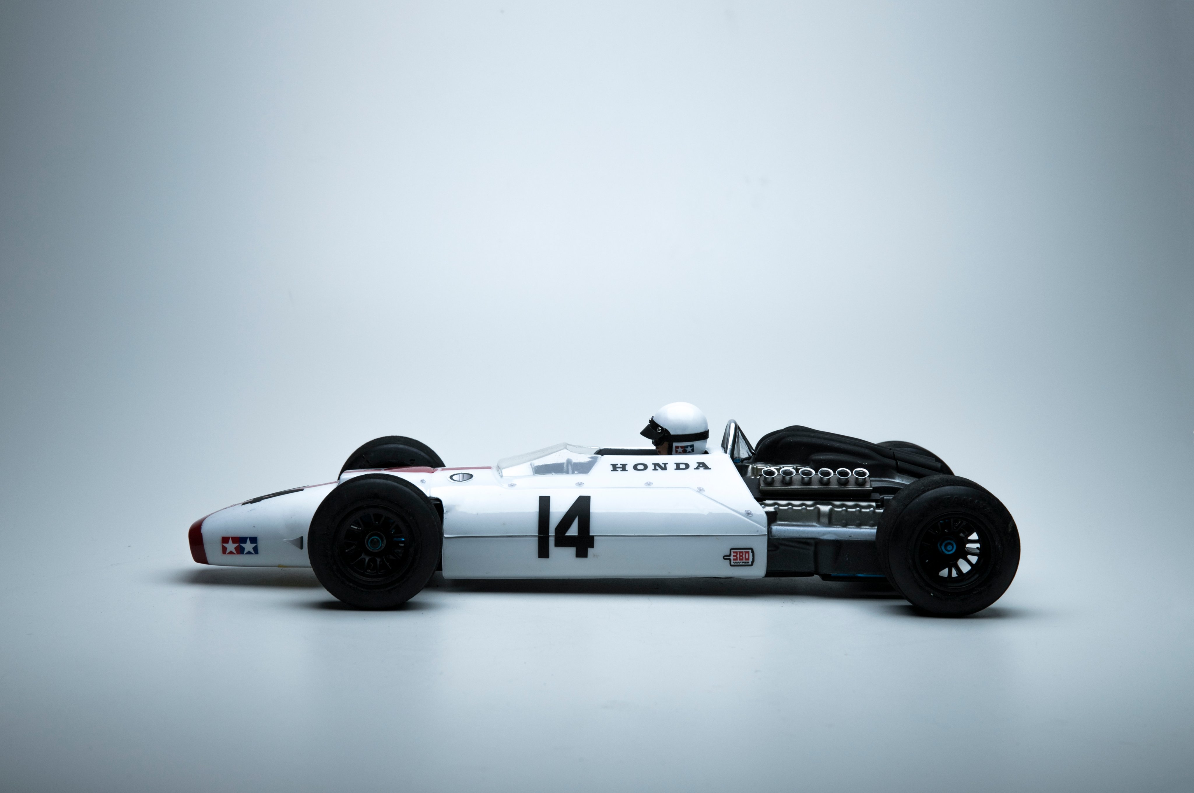 スロットカーREPROTEC葉巻型F1 リカラー・リペイント