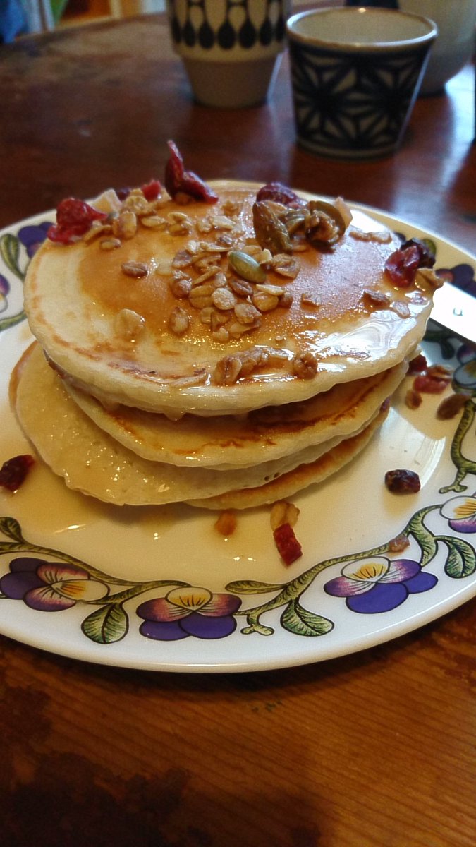 snakeship555's tweet photo. クランペット、イーストがどこも売り切れなのでベーキングパウダー。うん、ただのパンケーキになってしまったがうまし。後で、イーストなしのワッフル生地の方でやればよかったなと。明日作ろう。
シタデールどっさりかけた。満腹。 https://t.co/IbArsRyrF3
