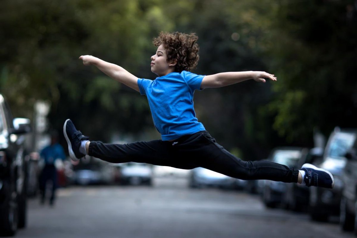 Feliz día Internacional de la Danza!  #DiaInternacionalDeLaDanza #Amobailar #Baile #Danza