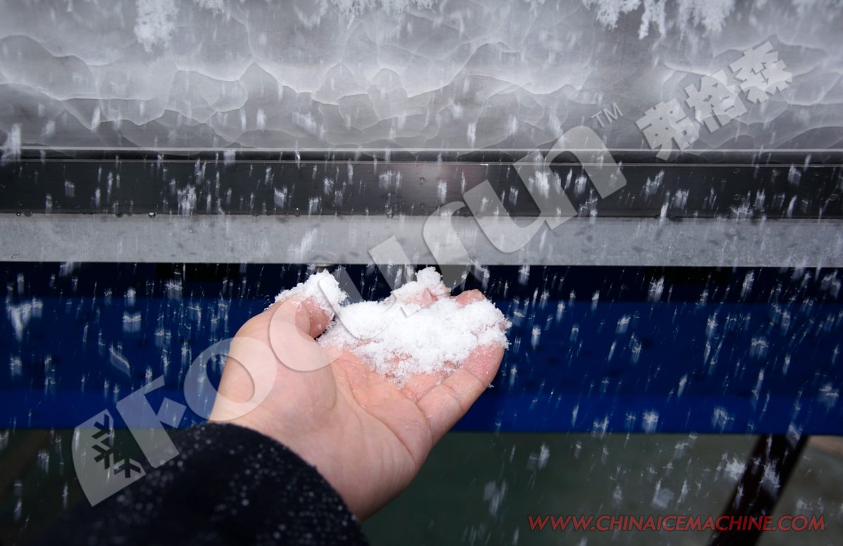 chinaicemachine's tweet image. Focusun  #artificialsnowfallingmachine makes beatiful snow, we have much experience in snow projects. #snow #snowmaker #snowfallingmaker