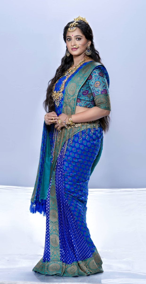 GunturPrabhasFC's tweet image. HER VALUE IS PRICELESS..
HER POTENTIAL IS LIMITLESS..
    
SHE IS A QUEEN👑

BEAUTY QUEEN #AnushkaShetty 👸🏻

#BaahubaliTheConclusion