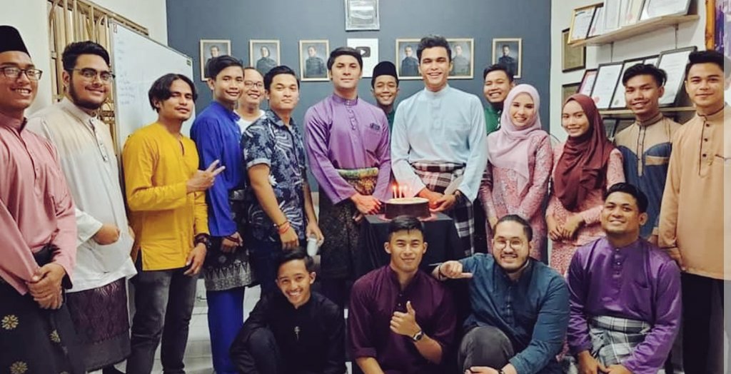 sfsyafiq_ter's tweet photo. Shout out #teambuathal #TBH https://t.co/cJmXoGROoD