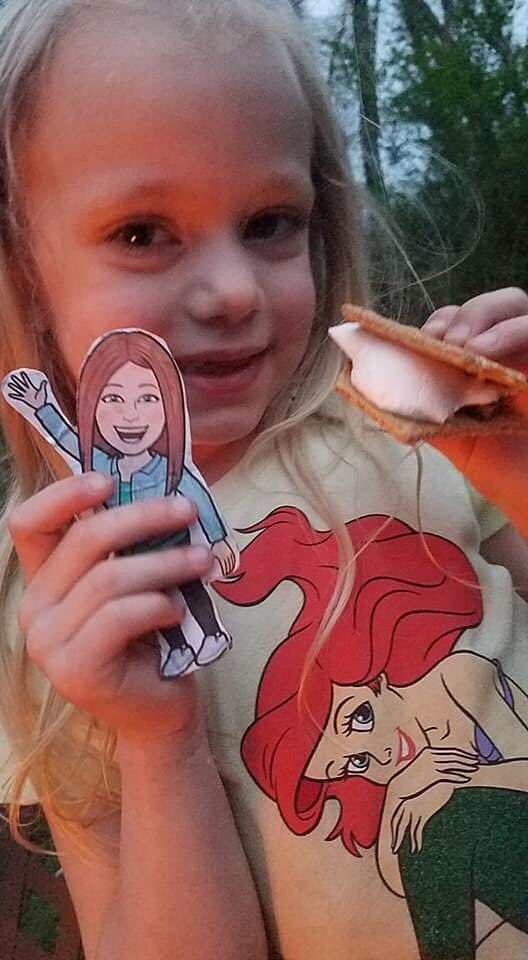 BSanders3421's tweet photo. #FlatSanders getting “S’MORE” 🍫 🔥 love from my sweet Violet! This has been the yummiest adventure so far! Thank you, Vi for spending some time with your #flatteacher. #flatteachersocialdistancing @JoeWalkerES #Mc3GConnected #Mc3G https://t.co/MpiWPgdXQx
