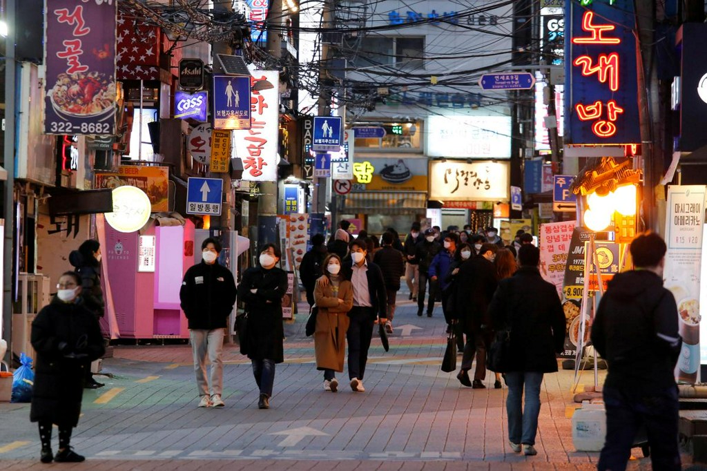 Reuters's tweet photo. South Korea: no new domestic coronavirus cases, no transmission from election https://t.co/TM9opX3iRw https://t.co/DmRRLJHoJS