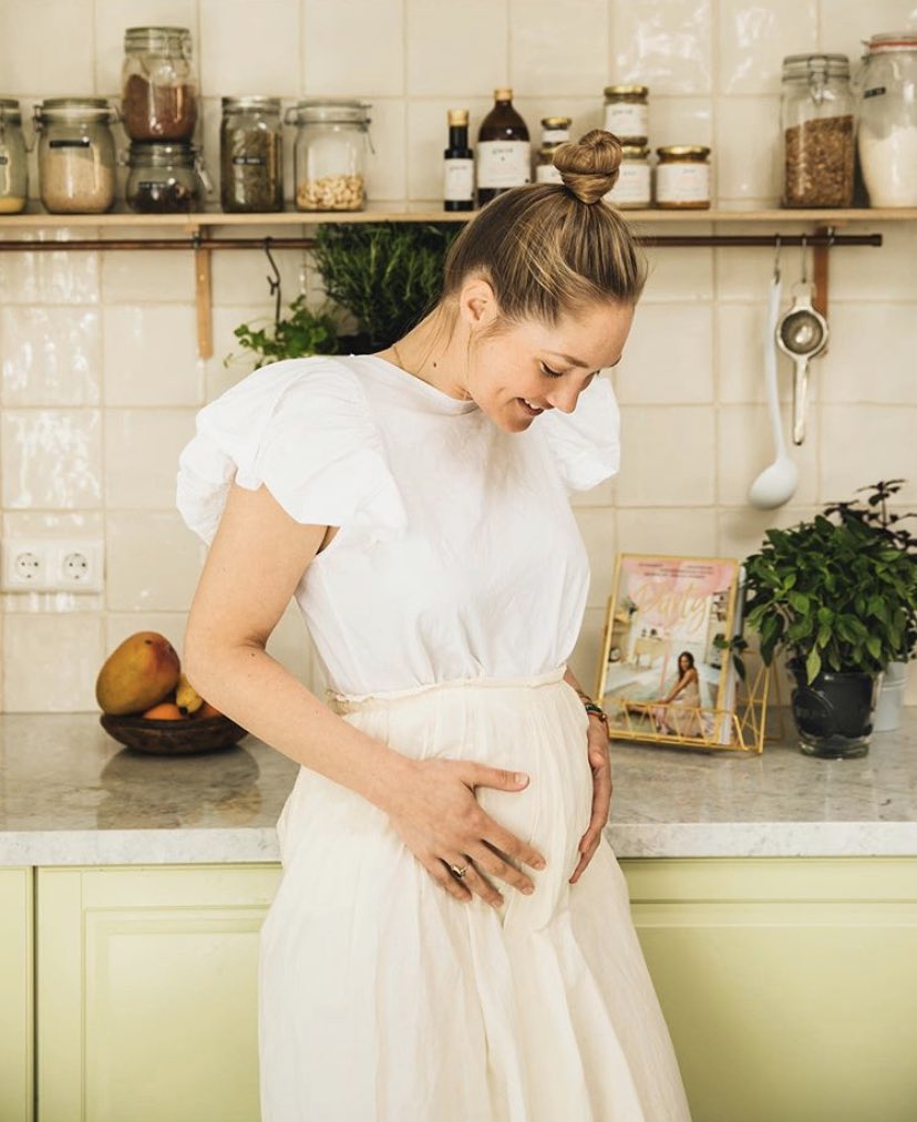 Nog meer babynews! <a href="/renskroes/">Rens Kroes</a> is in verwachting 🤰 Wat een mooie mom to be 😍| 🔁: <a href="/renskroes/">Rens Kroes</a>