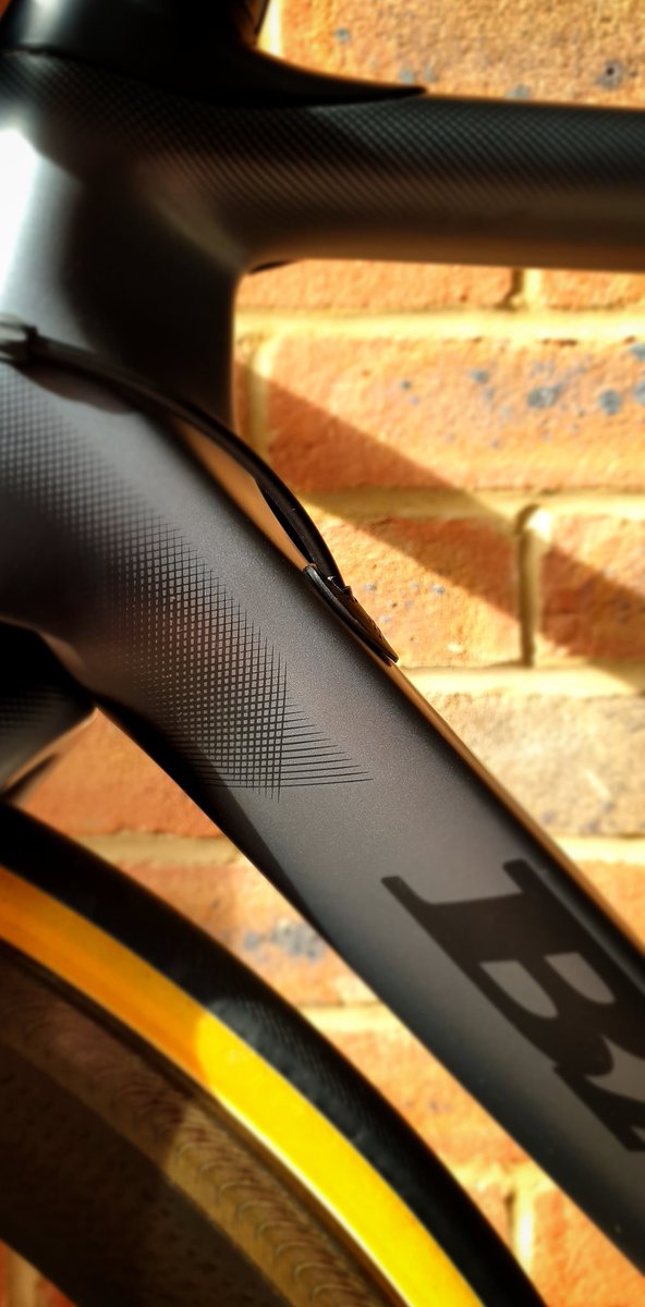 We never get tired of the amazing details on our hand built Italian @BikesBasso Diamante SV #ridebetterridebasso