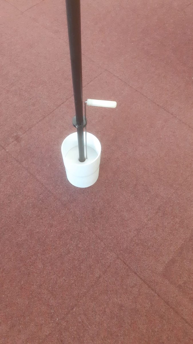 JackBrooksUna's tweet image. Here’s a nice device, manufactured and made by golfers in a local factory in Blackburn, Lancashire.. no need for any players to touch the flag, simply lift with your putter and the ball falls away onto the green 👍⛳️🏌️‍♂️ @EnglandGolf @Lancashiregolf #PrecisionGolf