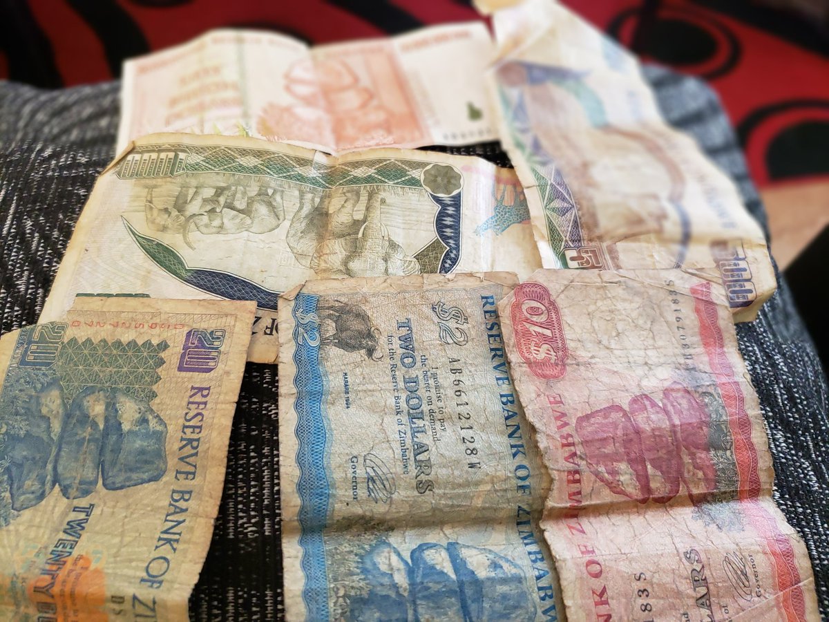 aubreytm's tweet image. The struggle is real

#Zimbabwe #bondnote