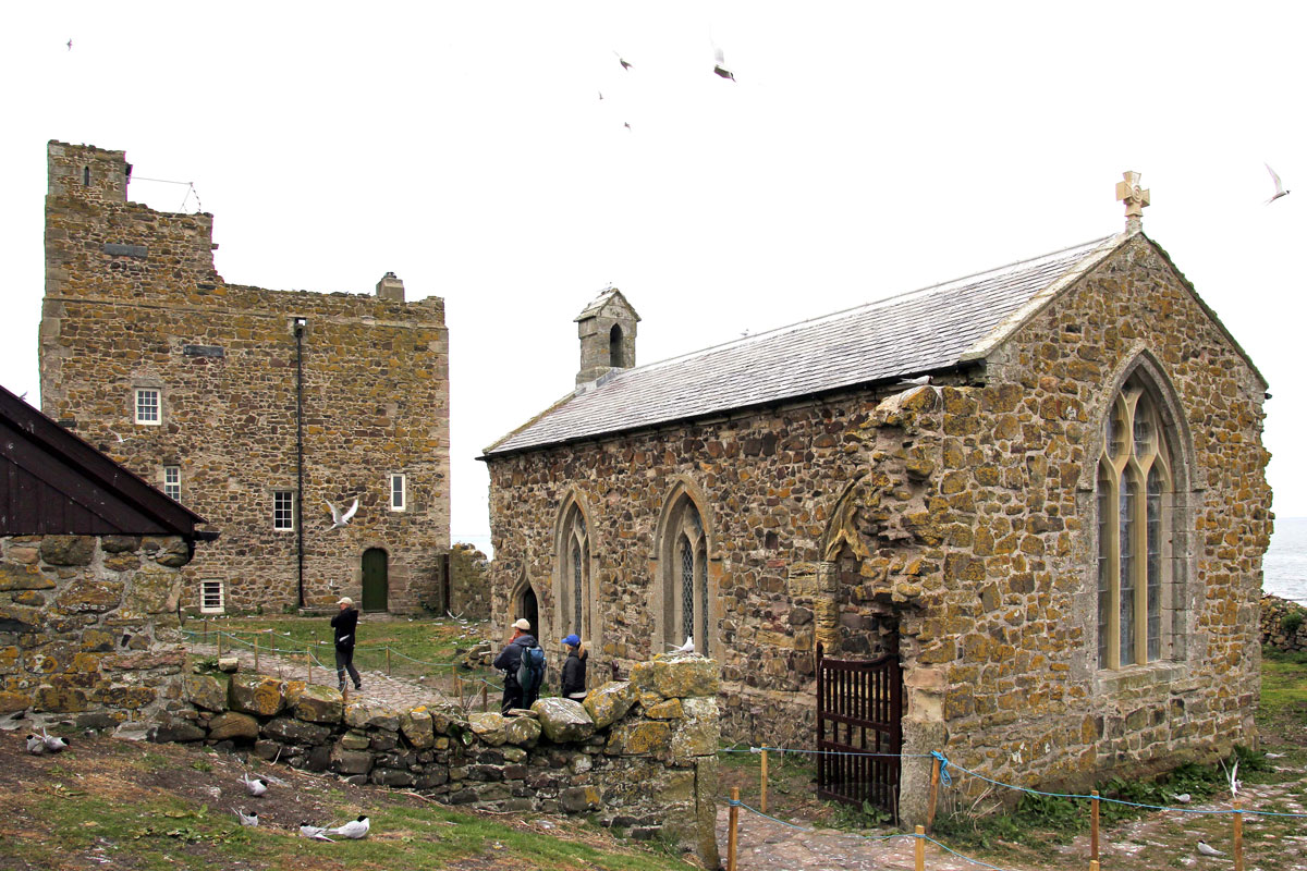 Cuthbert died at Farne Island monastery in 687. Durham kept it going as a priory which was valued £12, but this wasn't about money (for once). Complex of 14thc chapel (w Cosin stalls brought from Durham in 1861), c.1500 pele tower, a guest house, and the footings of second chapel
