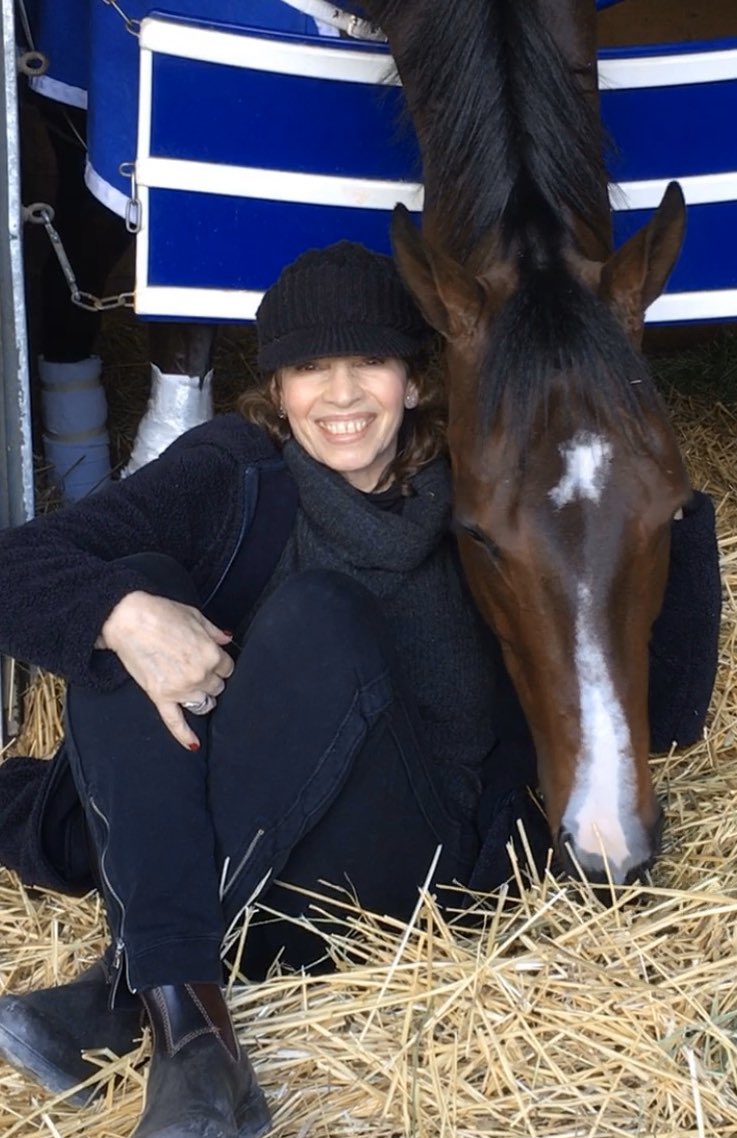 CosioRobyn's tweet image. Happy 7th Birthday to beautiful Champion “ Songbird “ !! Exquisite in every way, on and off the track. I miss and love you!🙏🏻❤️😍🌹🏇💯💪🏻🎂🎉#Songbird #Timbertown #bestofthebest #MikeSmith #MandyPope #birthdaygirl