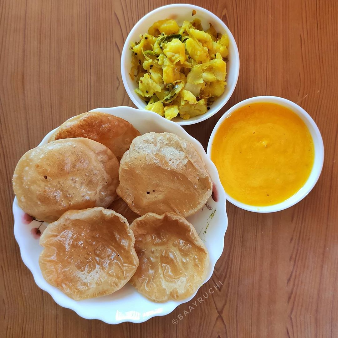 StreetsThatTalk's tweet photo. #BrunchGoals
Hot n fluffy pooris, Aloo masala and the most awaited craving of the season- Aamras!🥭
.
#Foodstory shared by @baayruchi
Stay home, stay safe, eat homemade food!
.
.
#pooribhaji #pooriaamras #aamras #potatomasala #poorialoo #mangoseason #brunchscenes #breakfastgoals https://t.co/G6qUlU3mgE