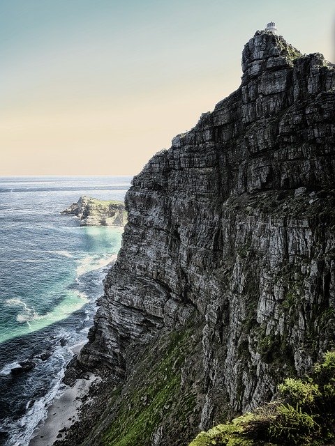 Although winter is nearing, past iceberg sightings at <a href="/CapePointSA/">CapePoint</a> have been mostly untrue.The last recorded iceberg sighting was off the coast of Cape Point in the 1800s, just 60 nautical miles away from the peninsula. 
#CTBig6 #CapePoint