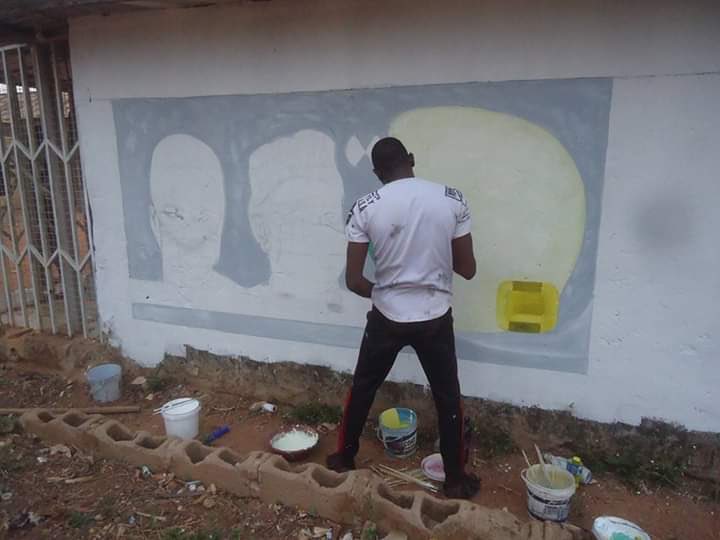 InsideKaduna_'s tweet photo. Creativity at it’s best ...  
Thanks to @BamaiyiDanladi for this ... The message is clear
Kick #COVID19 Out 
Wear your face mask 
Wash your hands 
Engage social distancing 
Please retweet if you see this tweet https://t.co/klTAWWLJor