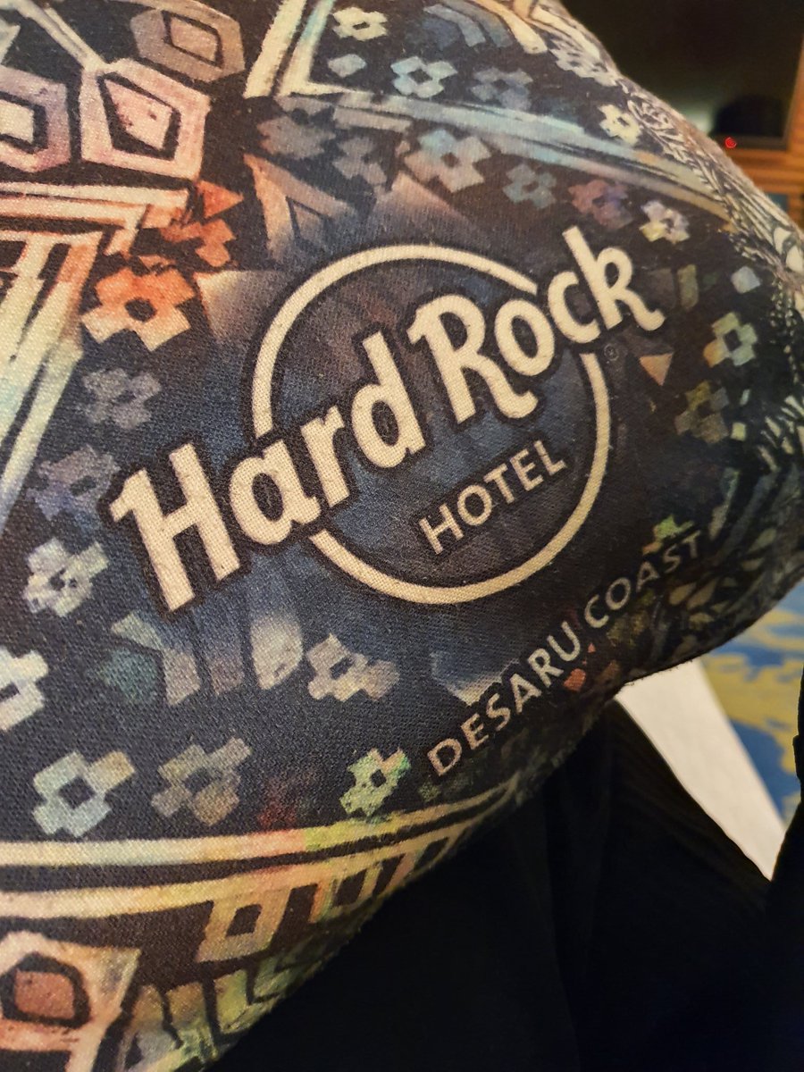 enuleez's tweet image. ~Merasa baring2 jap kat sini huhu.

Nampak laut n pantai setelah sekian lama walau lalu he 😅

 #samplingteam #semogadipermudahkan