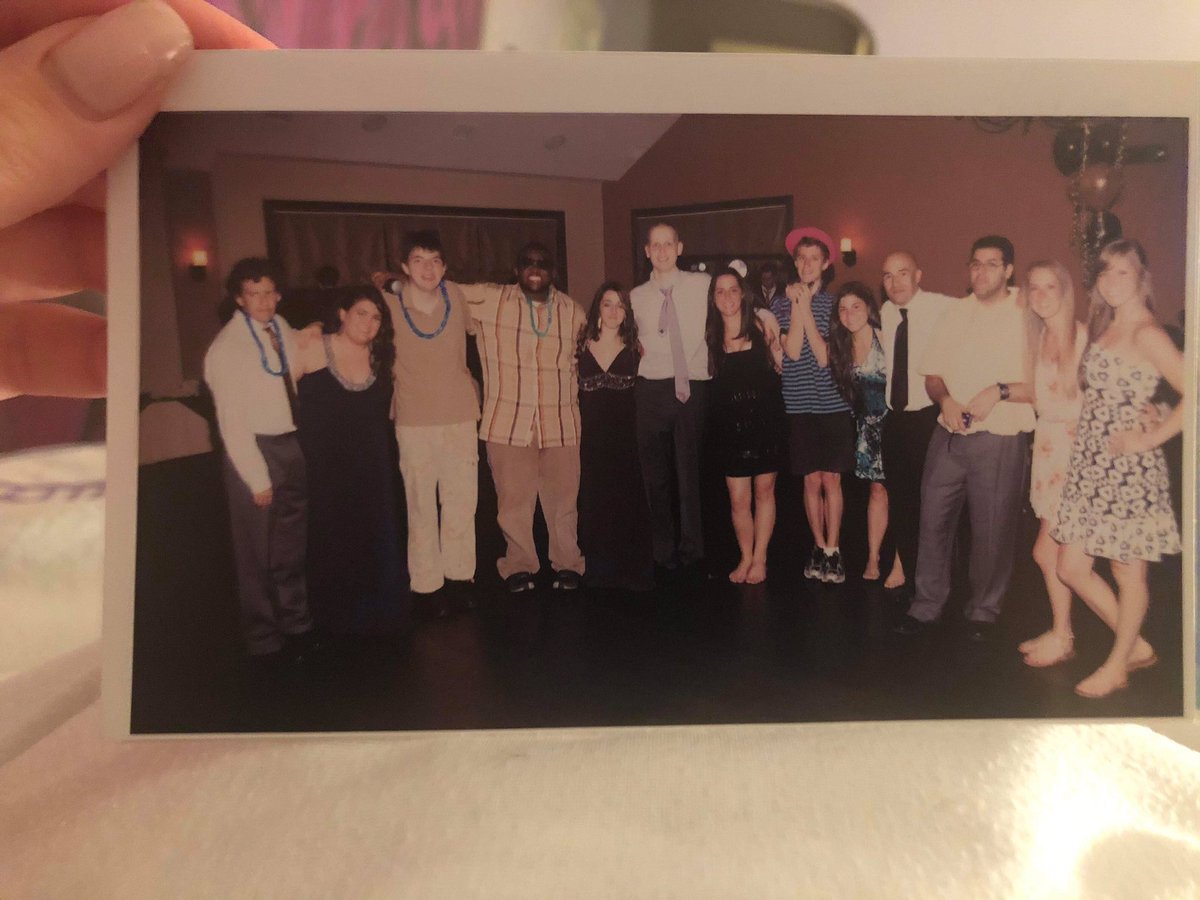 DJHeavyMaleek's tweet photo. #tbt Anthony d’s Prom 2011 https://t.co/7cTSvt3rRq