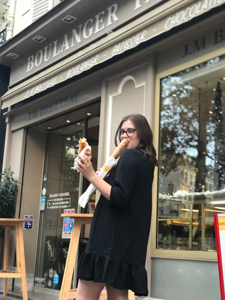 SSanduk's tweet photo. I miss British food ft. French bread &amp; croissant https://t.co/RPEnGfA6VZ