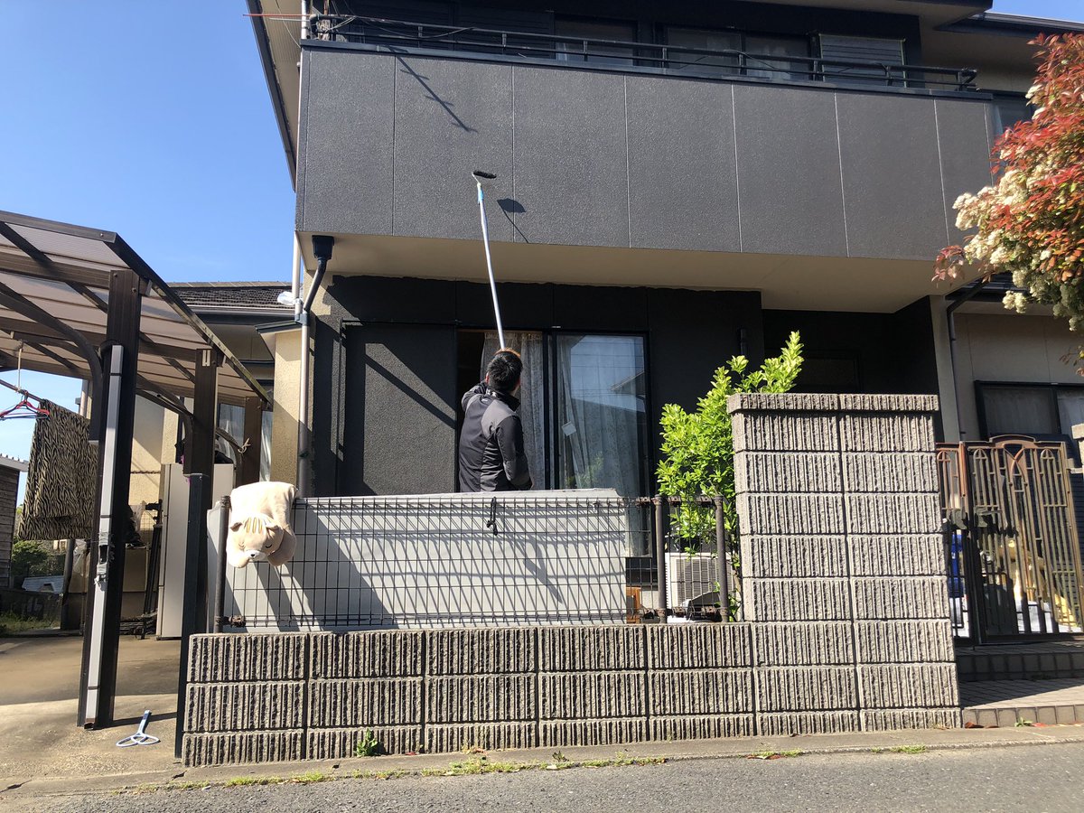 obol12121's tweet photo. 休みやったけ家塗ってあげた。
足場なしなりで頑張った。 https://t.co/jktwsGVxJU
