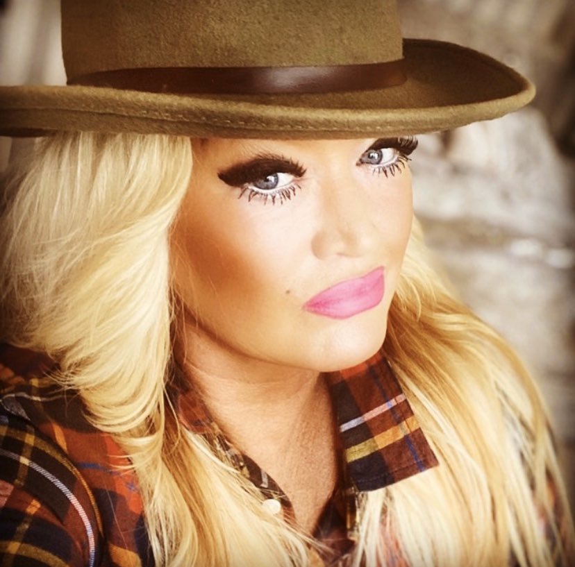 mandibling's tweet image. Today’s mood .... after watching too many westerns ....