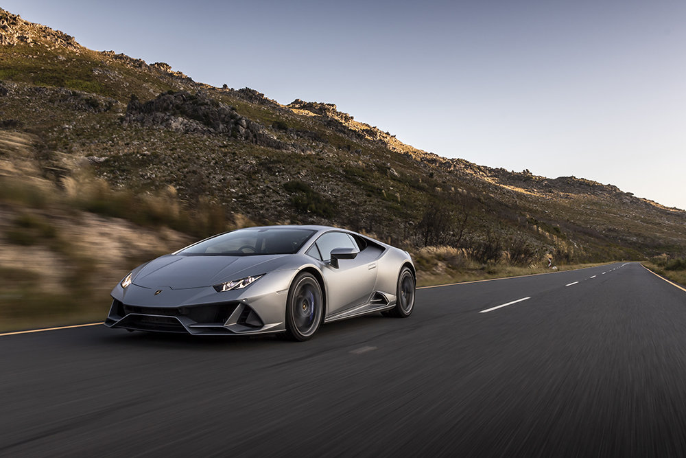 We drove the new Lamborghini Huracán Evo (pre-lockdown), and report back on what it's like to drive a supercar. 😎🏎
bit.ly/HuracánEvo
