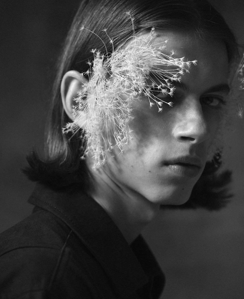 Prada's tweet photo. For #essentialhomme, #miraprokop wears #PradaSS20, photographed by #tomgoldblum.
#PradaEditorials
#Prada https://t.co/79eulytZkl