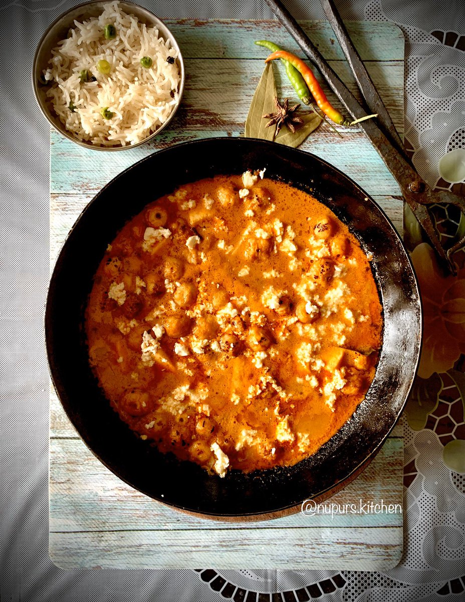 Paneer Makhana curry served with peas pulao 😋
Makhana/Foxnuts/lotus seed is healthy and high in nutrients like calcium sodium potassium and magnesium 🙏🏻
#food #foodie #Recipe #lunch #Thursday #paneer #cottagecheese #curry #Indianfood #bengalurublogger #foodblogger #Yum #tasty