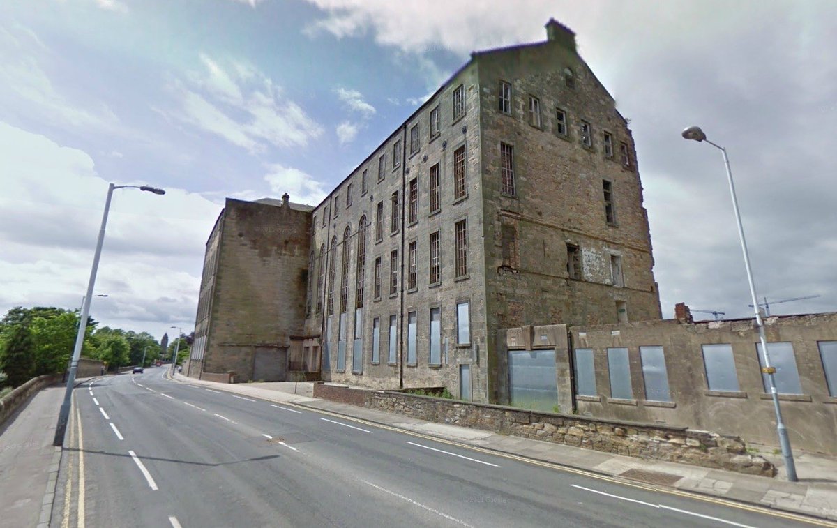 27/ Nairn’s Lino Works. Built in 1882. Was once the largest producer of linoleum in the world. After a stint making bombs during WWII it closed in 1986. It lay abandoned for decades. Plans to develop the site failed & despite its A grade listing it was demolished a few years ago.