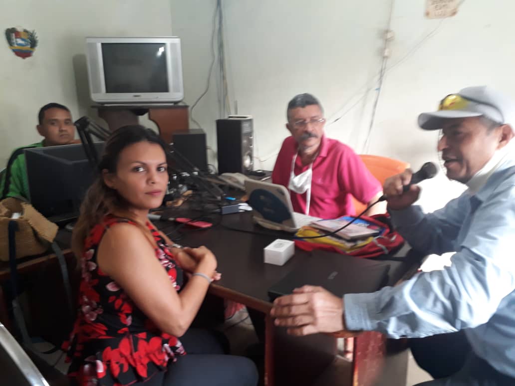 Aurelio2718's tweet photo. Programa de radio tratando el problema del colapso de aguas servidas en el municipio Torres mas de 60 colapsos https://t.co/2jVpHOOEV0