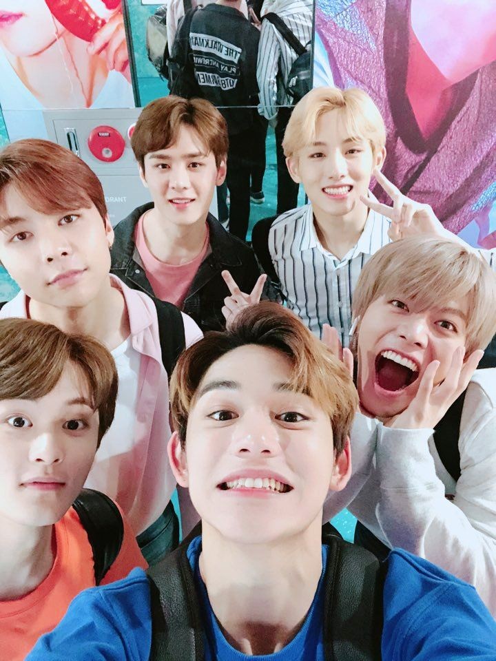 _linhhdann's tweet photo. đừng nản mng ạ, thầy Huấn dạy có làm mới có ăn :))) phải cùng NCT trải qua đắng cay ngọt bùi, nếu có sai với ai thì chấp nhận trả giá =)) ắt hẳn sau này chúng mình sẽ sớm thành công thôi😂
#시즈니_수고_우리가_알아 #SM_이태용_지켜 https://t.co/cmWmK5uBg4