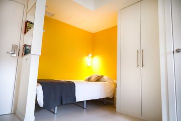 MasterHomeResi's tweet photo. MasterHome Residencia offers very spacious and luminous single rooms with a modern and contemporary design and fully equipped for your comfort.
#studentsresidence #postgraduate #postgraduatestudies #postgraduatelife https://t.co/IAay68qmt3