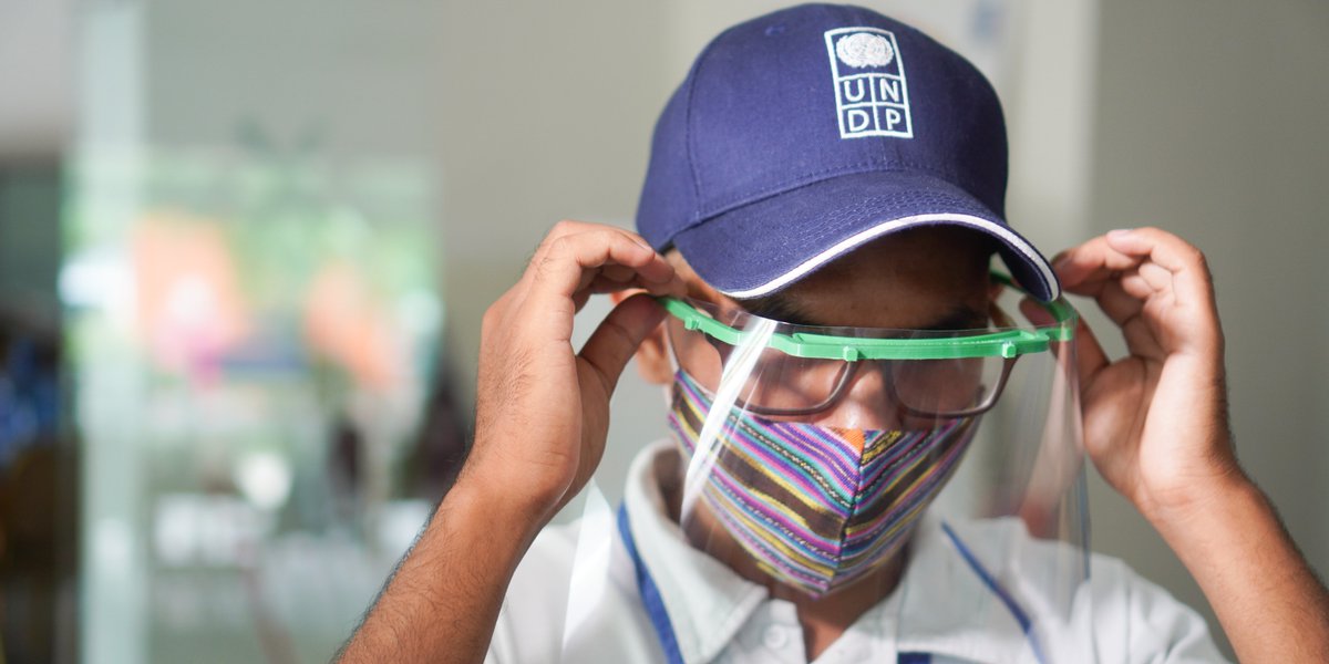UNDPTimorLeste's tweet photo. Using its 3⃣D printer at the Innovation Lab of @KnuaJuventudeFL and #AcceleratorLabTimorLeste, UNDP 🇹🇱 and its partners will continue producing as many face shields as possible.

#DecadeOfAction #Innovation #AccelaratorLab https://t.co/KOTP2jfk8k