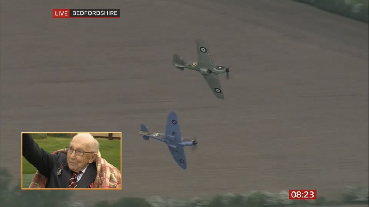 Happy 💯th Birthday to Honorary Colonel, Tom Moore. An amazing inspiration to us all during these very troubling times. Two legendary aircraft marking such a fitting occasion. Sir we salute you! 😍🎂🍾