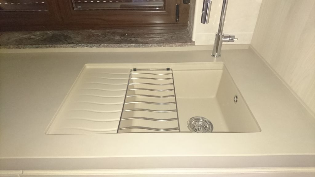 Novely_cocinas's tweet photo. Nos encanta el acabado de estos #fregaderos de resina 😍 Quedan muy bien y son resistentes. Además están disponibles en varios #colores para cualquier estilo de #cocina. 🔎
✉️ novely@novely.es 📞 987215354
✉️ rosalia@novely.es 📞647897376
✉️ cristina@novely.es 📞610751927 https://t.co/72xHX2dwUZ