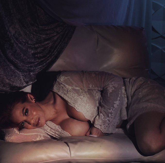 Nighty night everyone ❤️ Sweet dreams 🦩 https://t.co/oYAov8BkuK