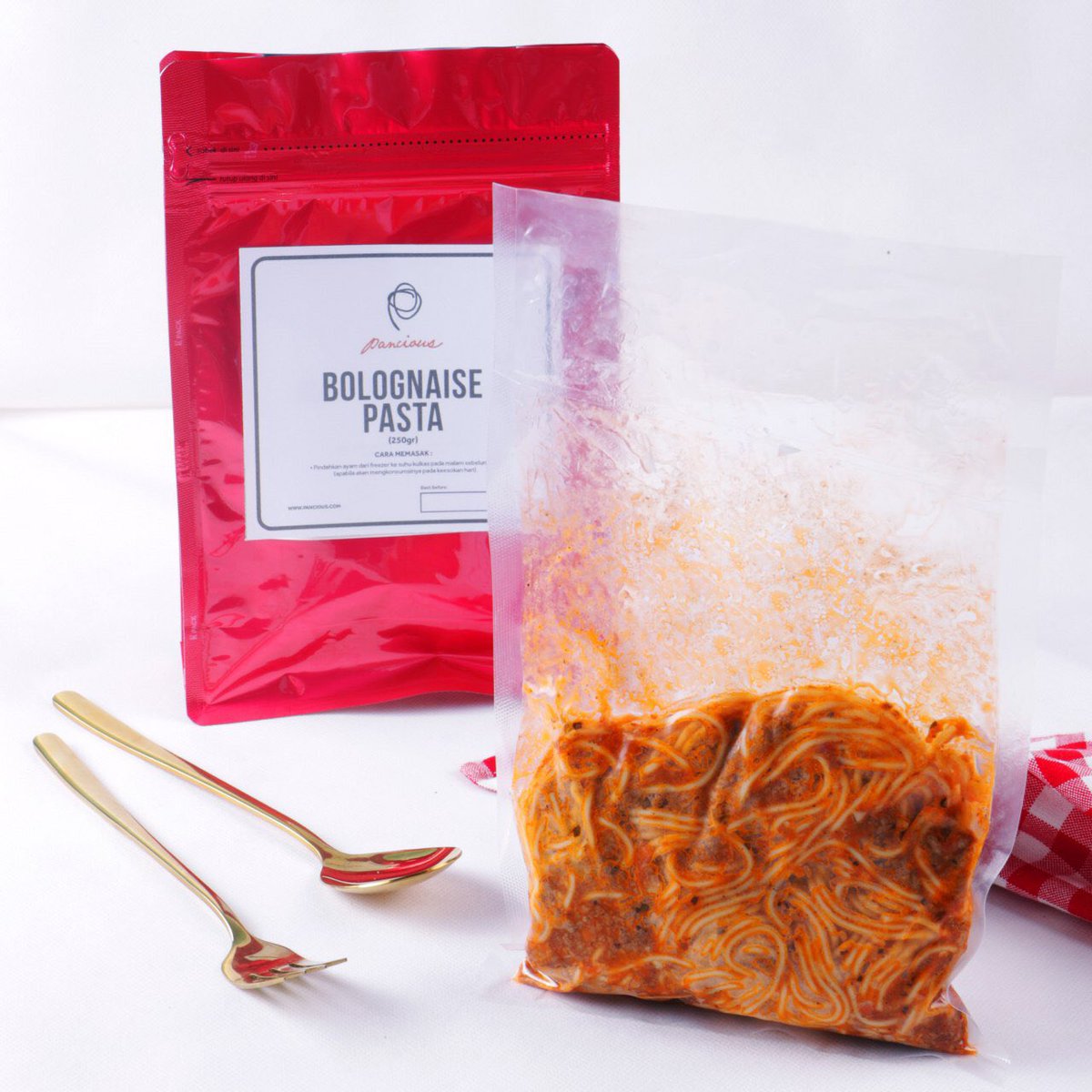 pancious_id's tweet photo. Good news! Frozen ready-to-eat pasta is now available to be ordered! You can get it by ordering through WA (0877 3271 1635) or our official account on Tokopedia / Shopee ! #StaySafe #StayPositive #SupportLocalBrand https://t.co/rhpkLkXPHh