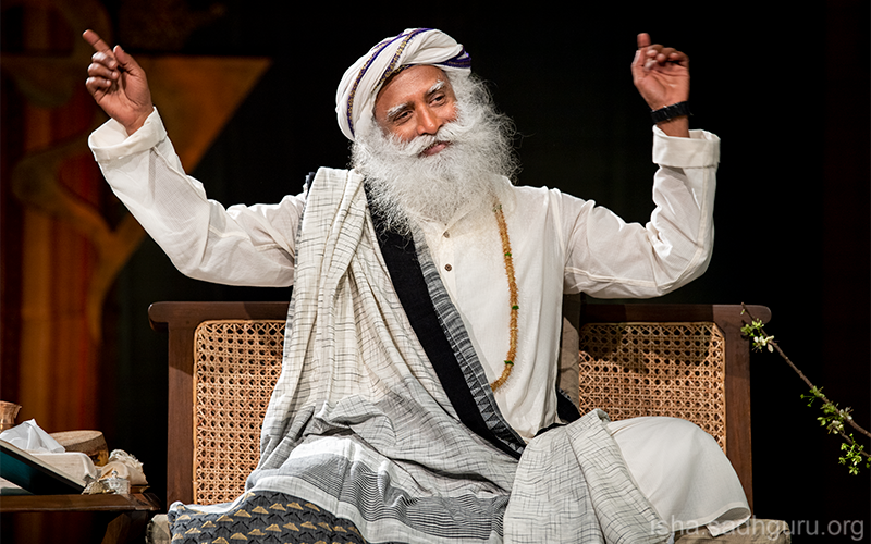SadhguruJV's tweet photo. If you have a child, all you have to do is create a loving, supportive, and invigorating atmosphere. #SadhguruQuotes https://t.co/1mHexwEsqz