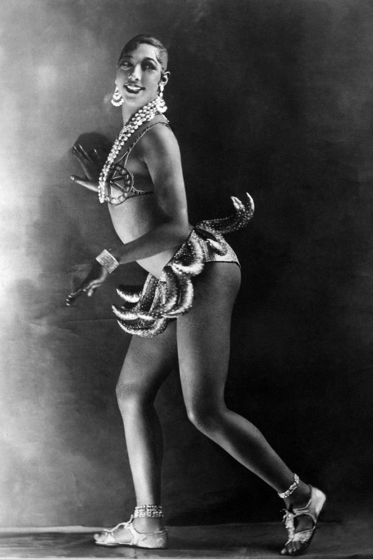 WikiVictorian on Twitter: "Josephine Baker an American-born French entertainer, French Resistance agent, and civil rights activist. Her performance in the revue Un vent de folie in 1927 caused a sensation in Paris