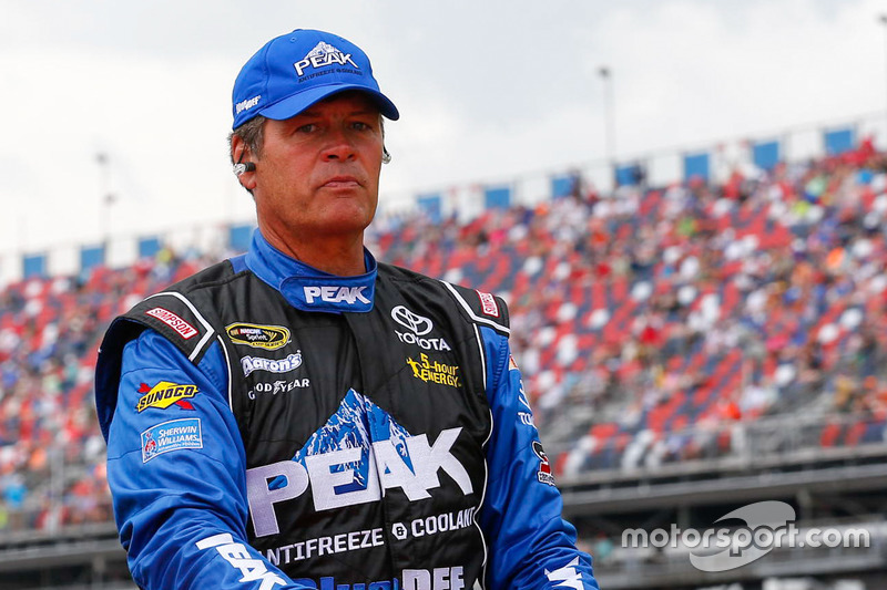 Happy birthday to Nascar legend Michael Waltrip! Hope it\s a good one!  