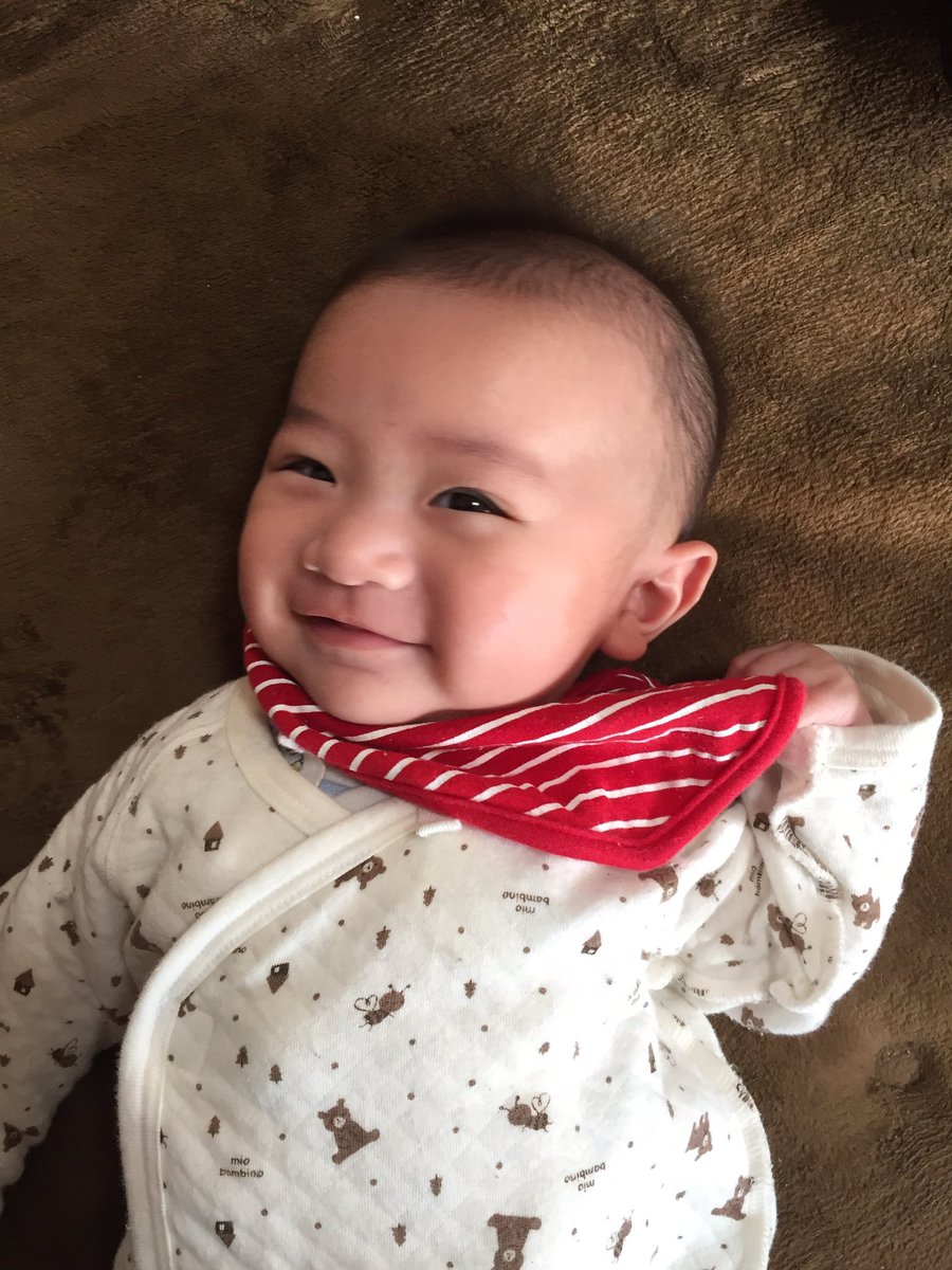 神向里香 Pa Twitter ミトンは外されツタイも外すつもり 早くもイヤイヤ期突入か しかも見てない所で外す常習犯です ミトン ツタイ イヤイヤ期 赤ちゃん