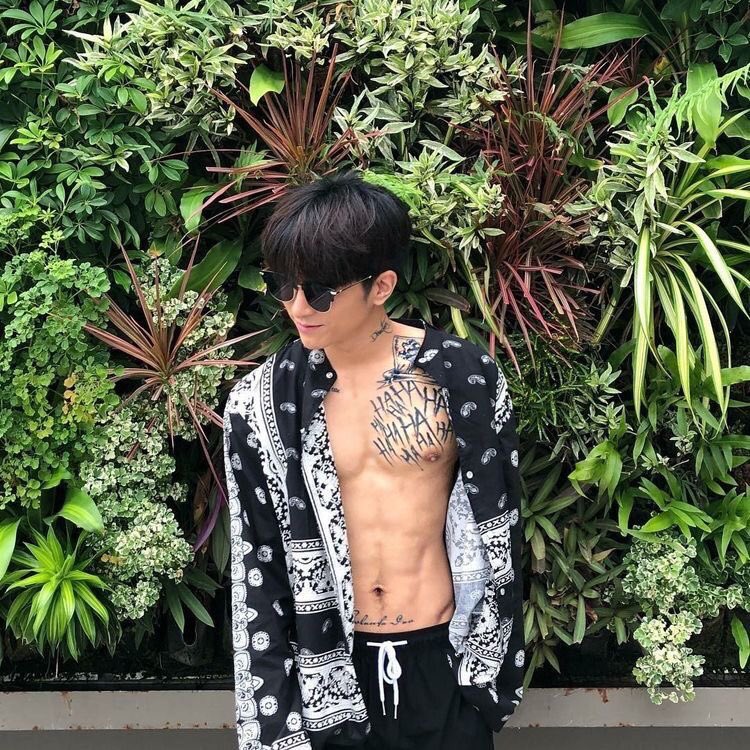 กาย tweet media